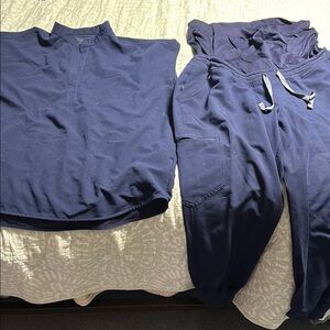 Figs maternity large petite navy scrubs